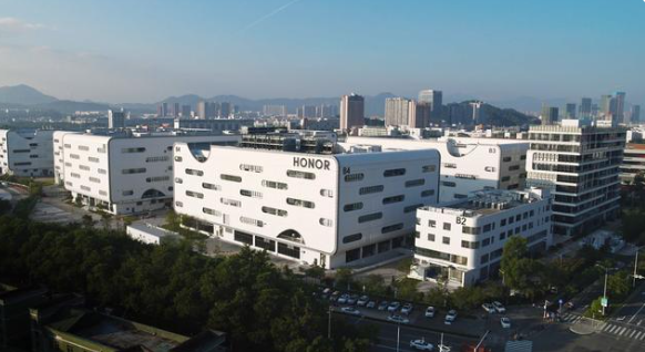 榮耀深圳工廠入選2021智能制造示范工廠，智能手機(jī)行業(yè)的智慧標(biāo)桿